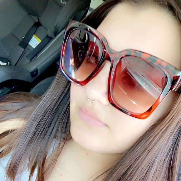 Meet your Posher, Avie m - Picture 2 of 2